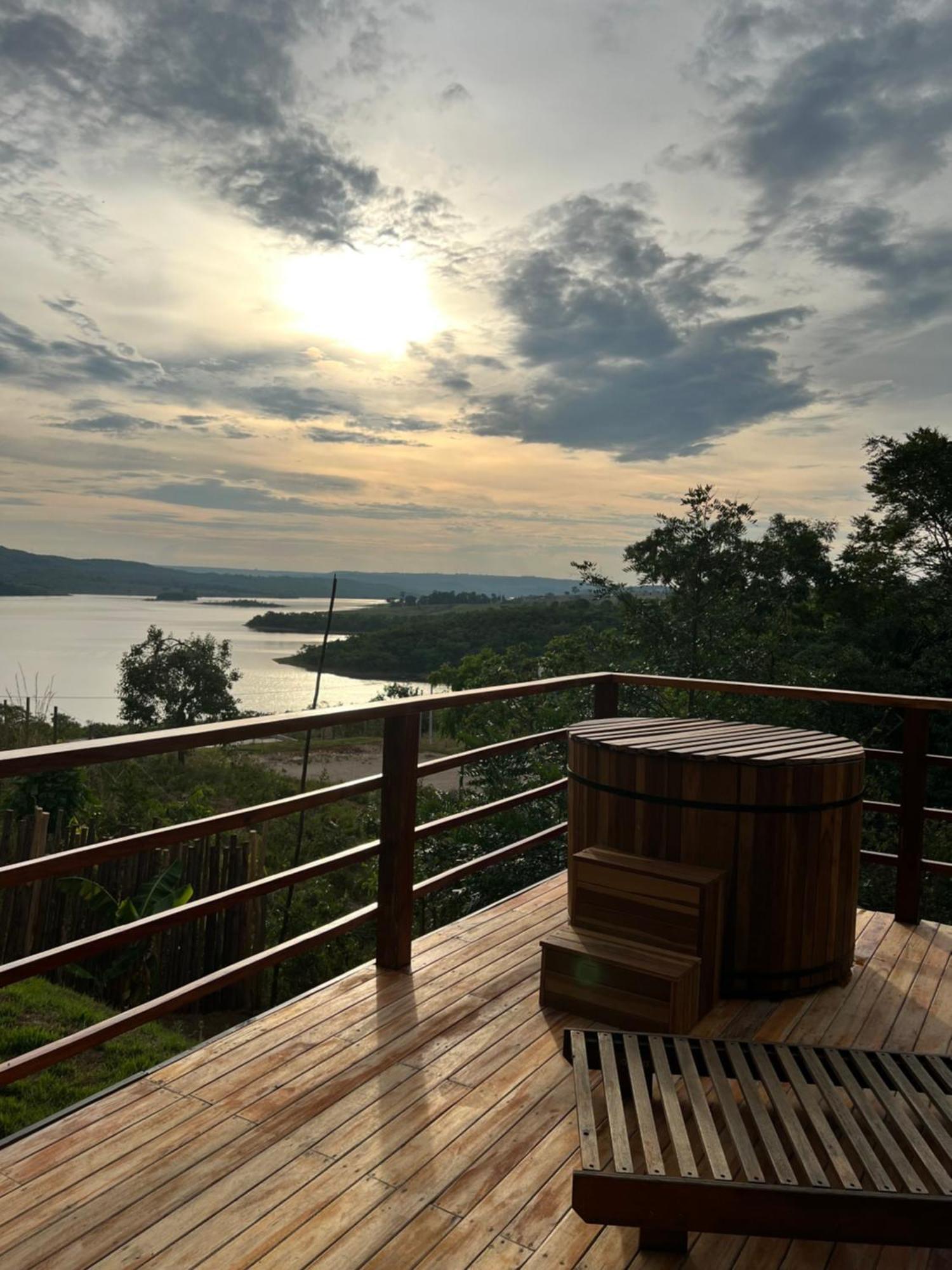 Chale Recanto - Ofuro, Banheira, Vista, Cachoeira E Lago Alexania المظهر الخارجي الصورة